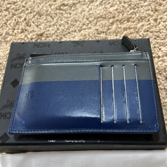 MCM men's lion embossed black with blue and grey mini zipped coin card holder - Picture 5 of 13